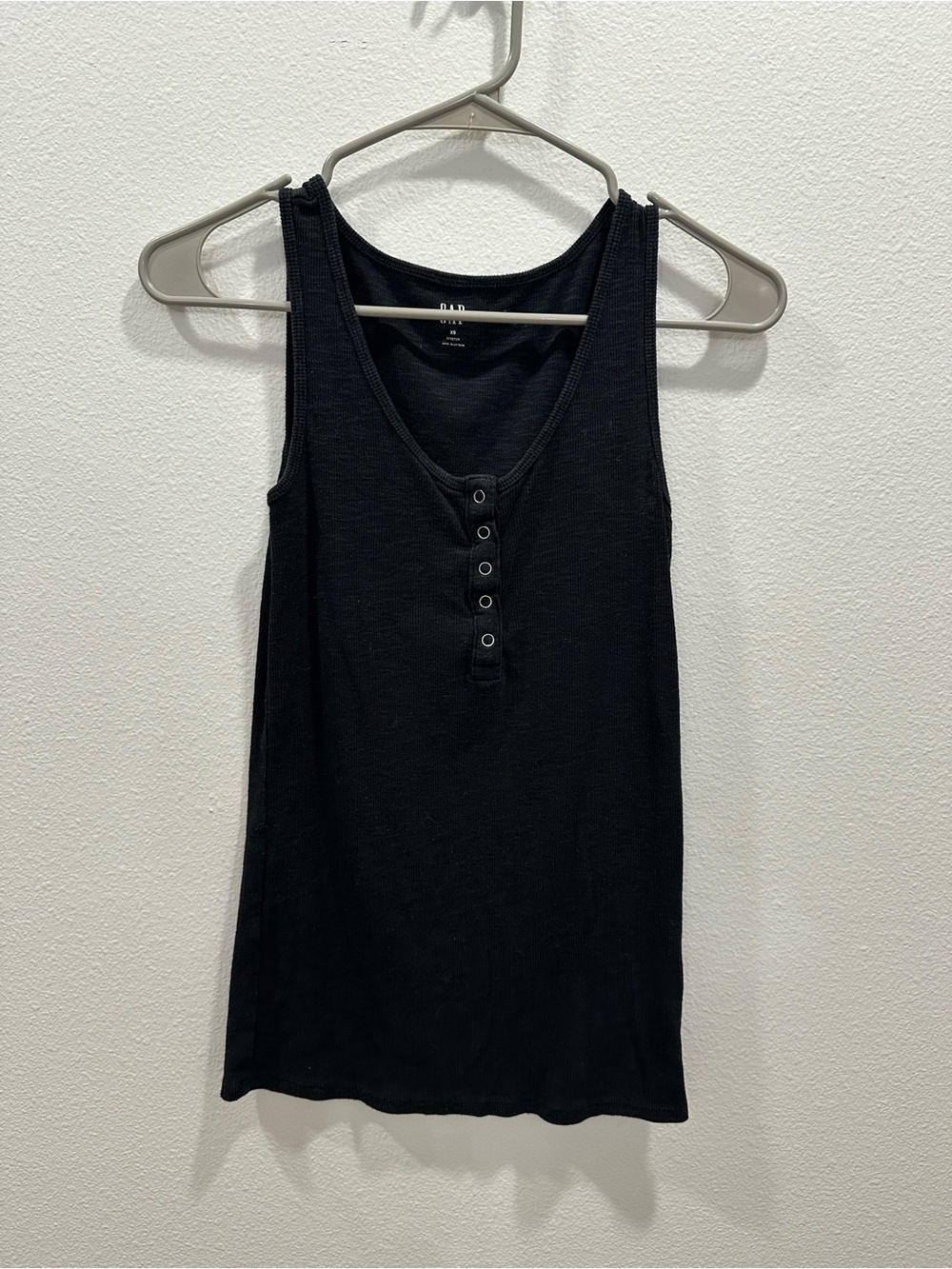 Classic XS Black Henley Tank Top - Gap rib sleeveless basic
